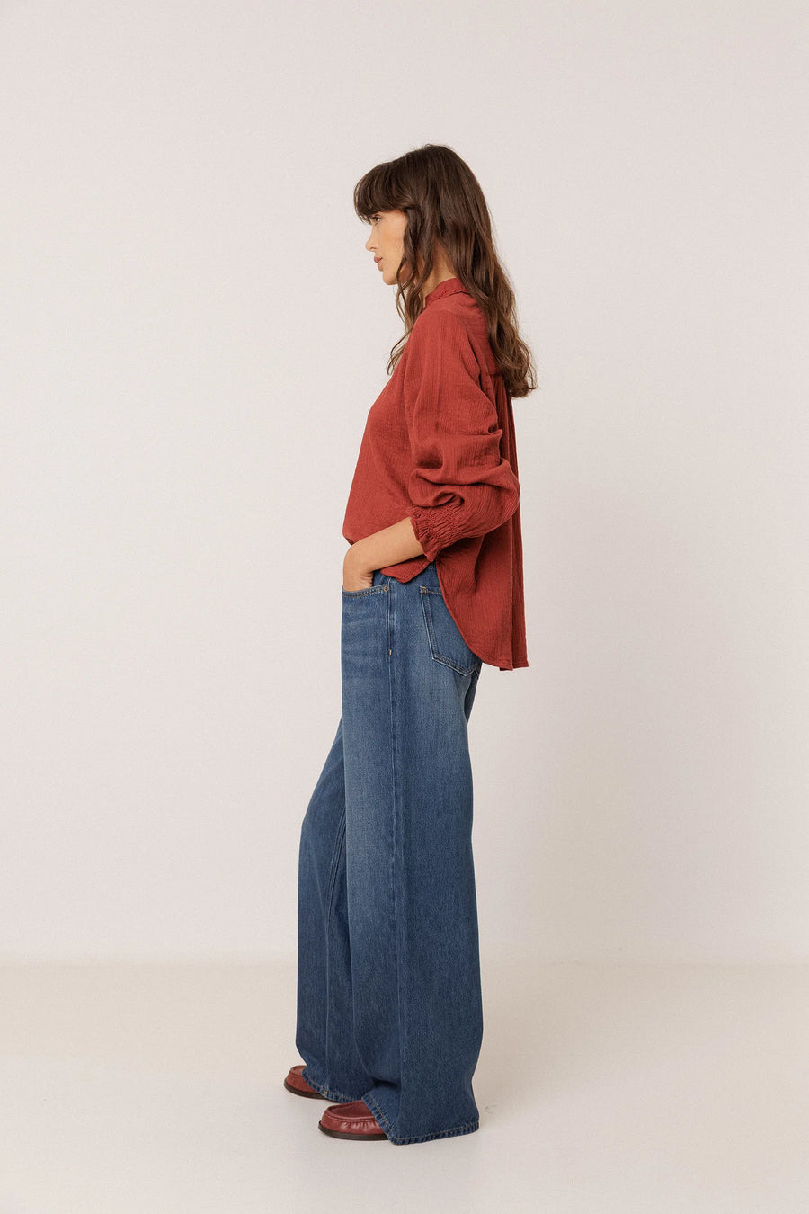 Indi & Cold romantic double gauze collared blouse - brick