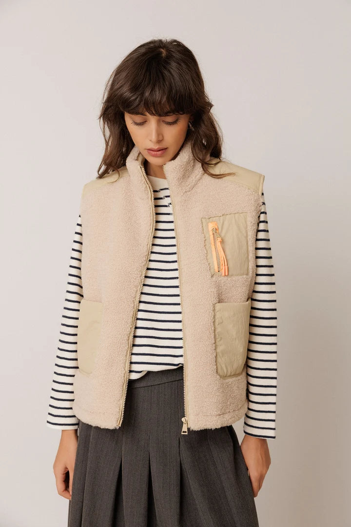 Indi & Cold teddy fleece gillet - off white