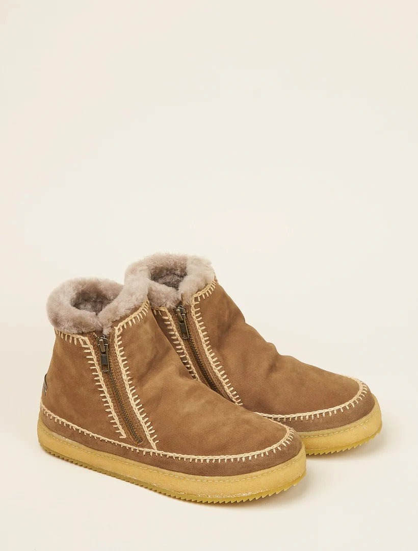 Laidback London Setsu camel suede beige stitching boot