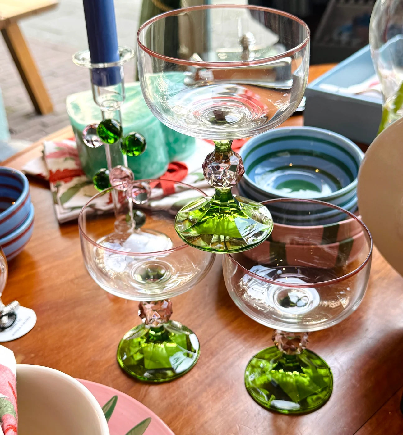 anna + nina Evy set of 2 cocktail glasses - green stems
