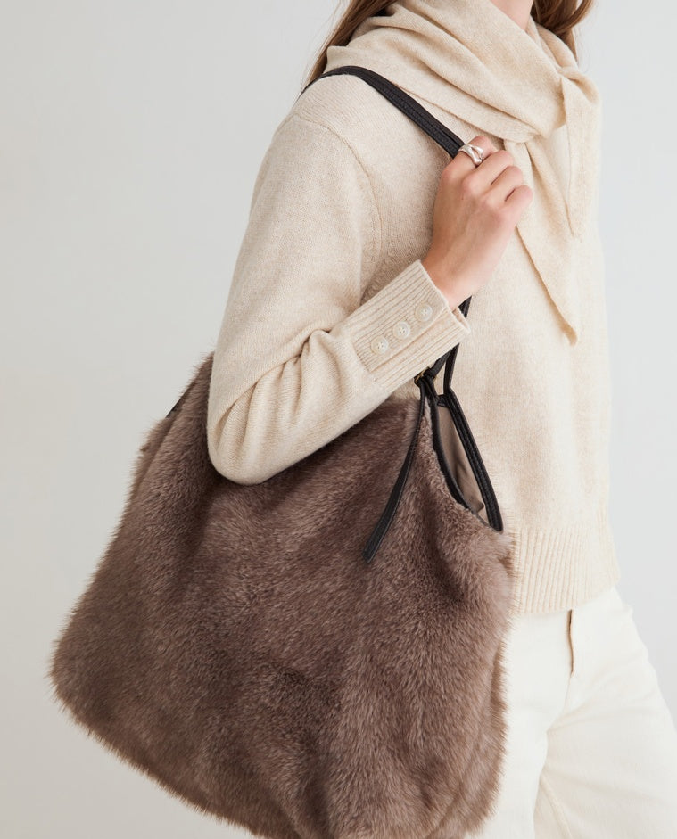 Yerse Faux fur bag
