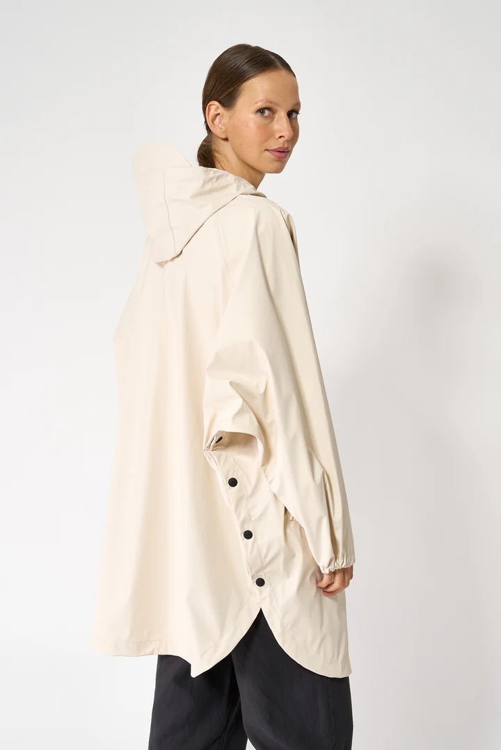 Tanta Sky raincoat- off white