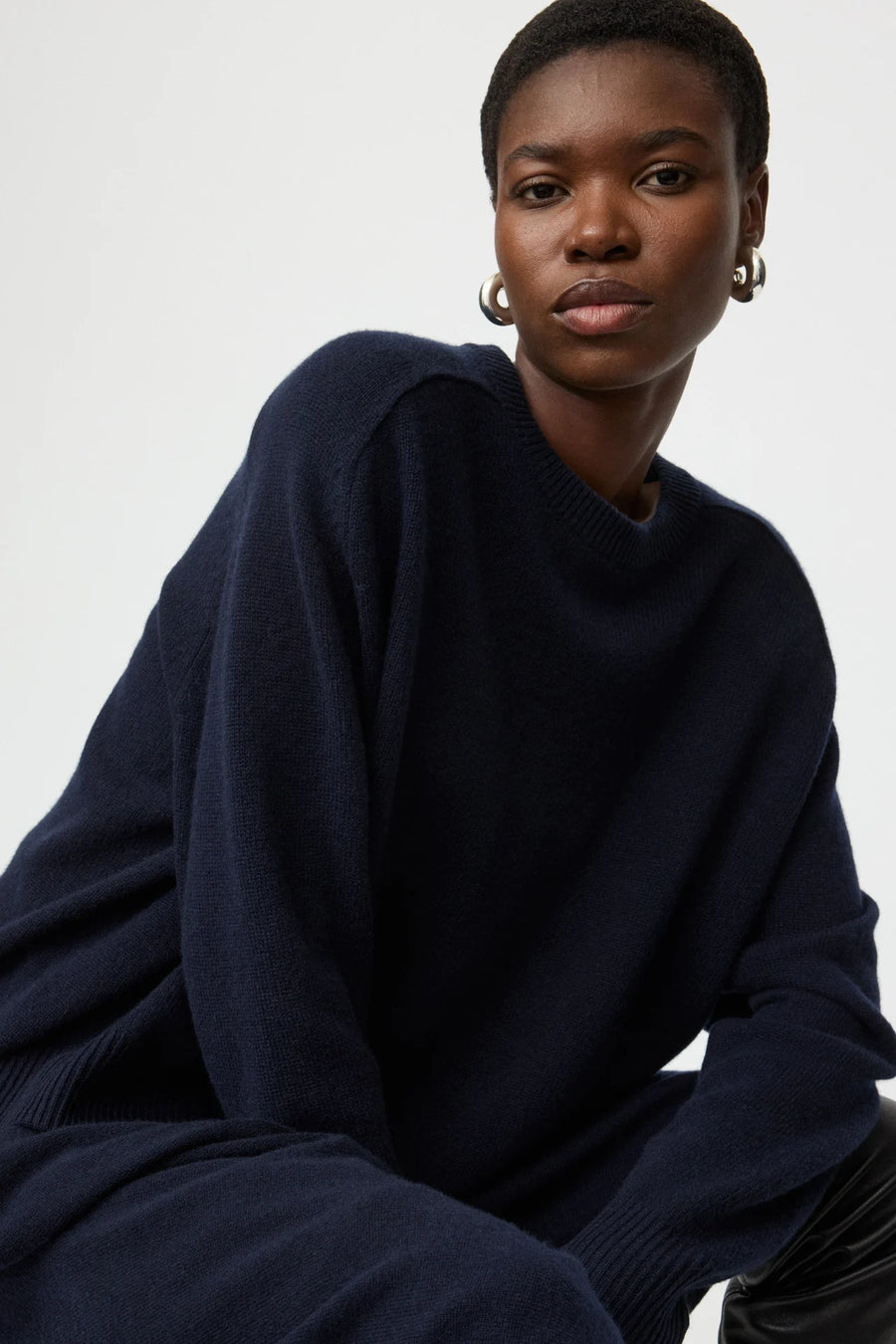 Soft Goat boyfriend crewneck cashmere jumper - navy