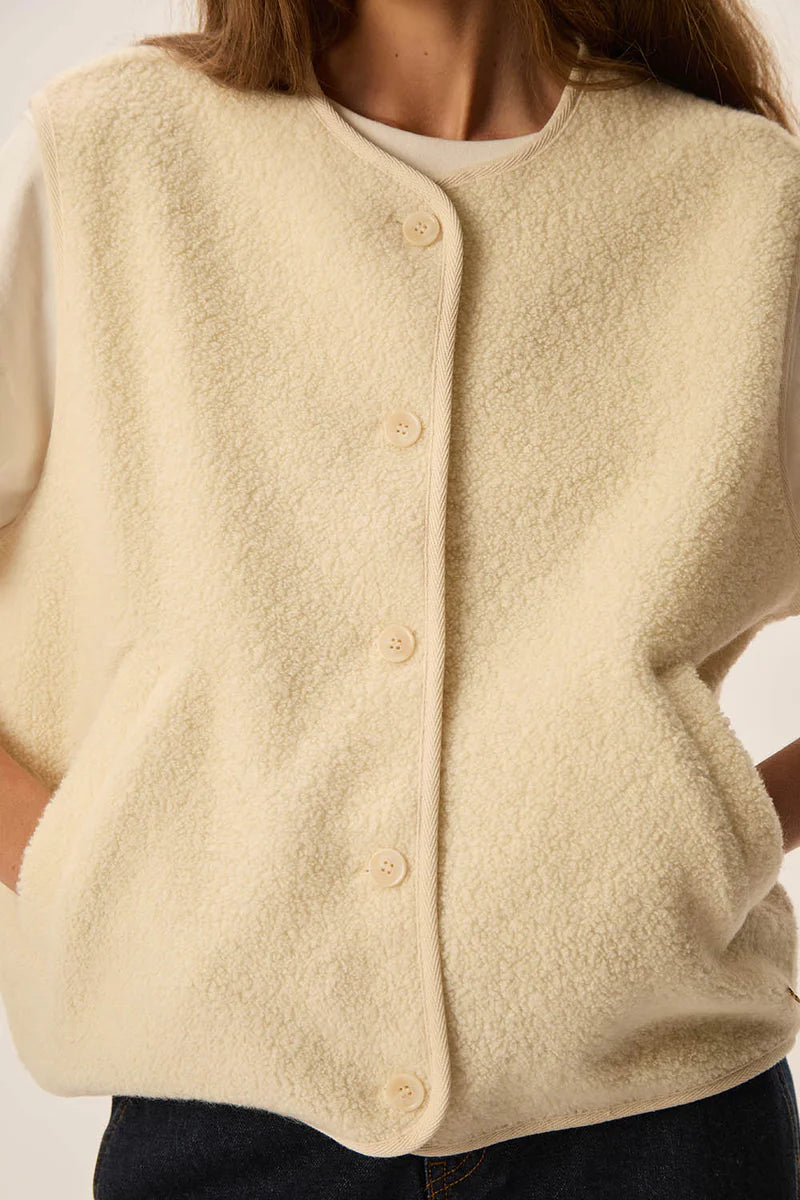 Des Petits Haut Zlata teddy gillet - cream