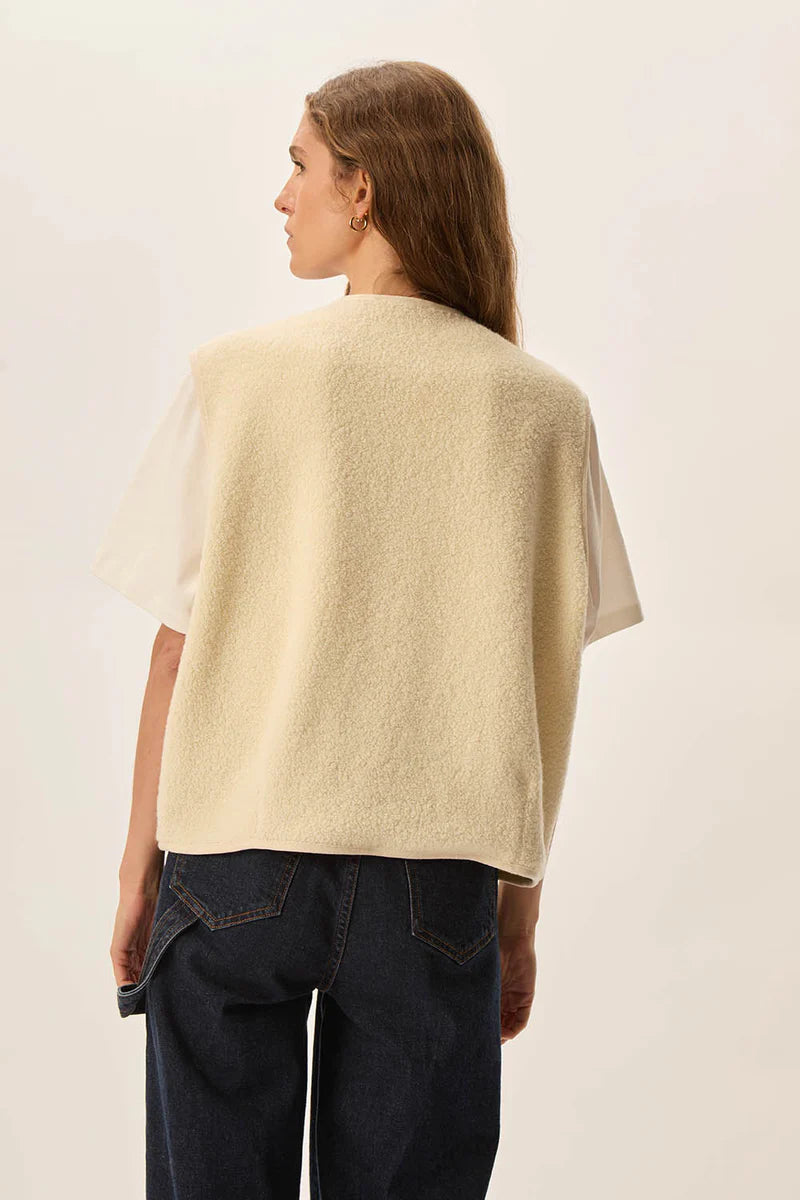 Des Petits Haut Zlata teddy gillet - cream
