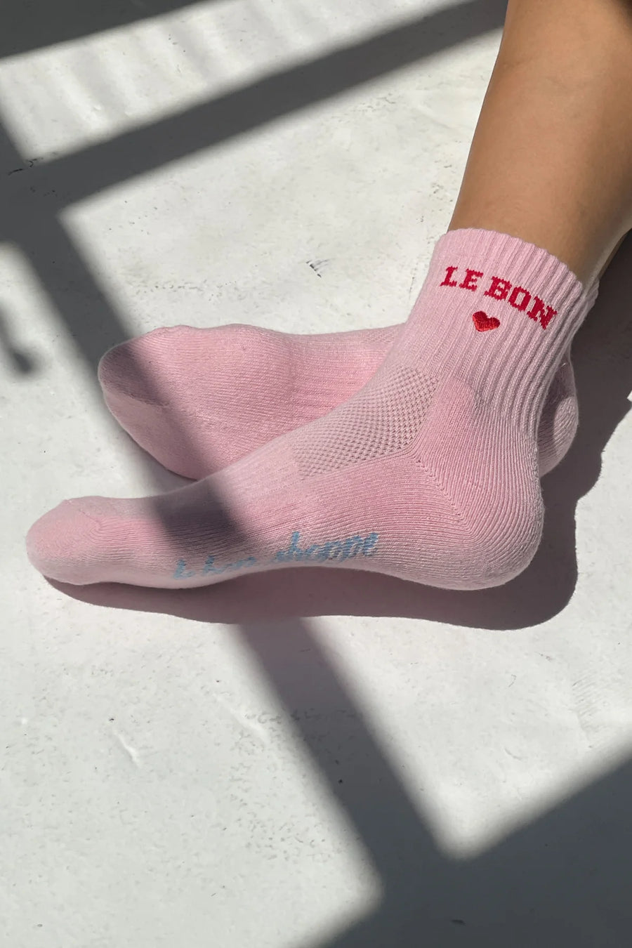 Le Bon Shoppe Embroidered crew sock Strawberry milk