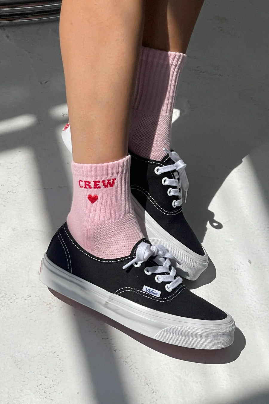 Le Bon Shoppe Embroidered crew sock Strawberry milk